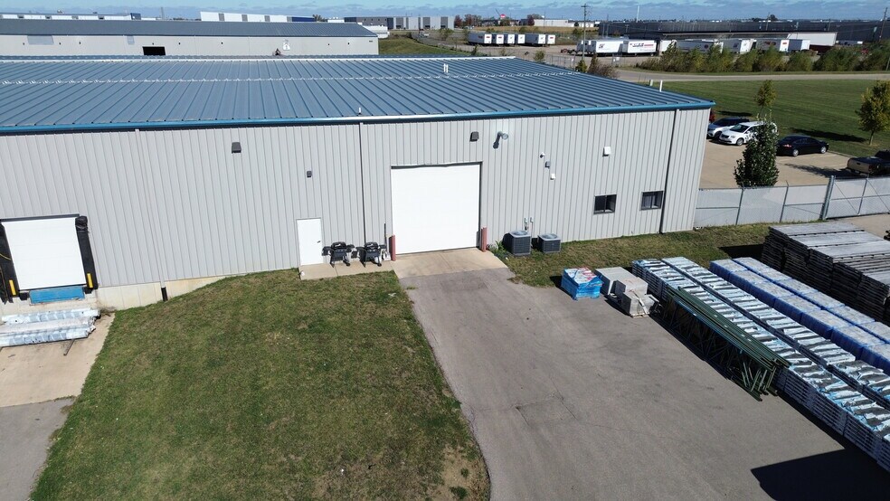 More Photos Of 815 Mann Rd SW, Cedar Rapids Warehouse For Lease