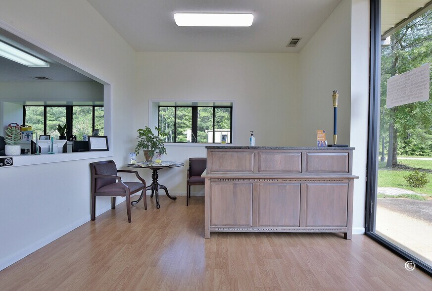 More Photos Of 300 Delano Dr, Manchester Warehouse For Sale