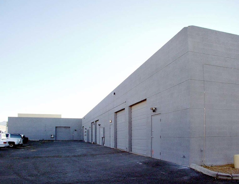 More Photos Of 7750 E Gelding Dr, Scottsdale Warehouse For Lease