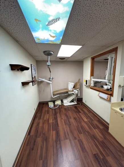 More Photos Of 409 N Wisconsin St, Hobart Office For Sale