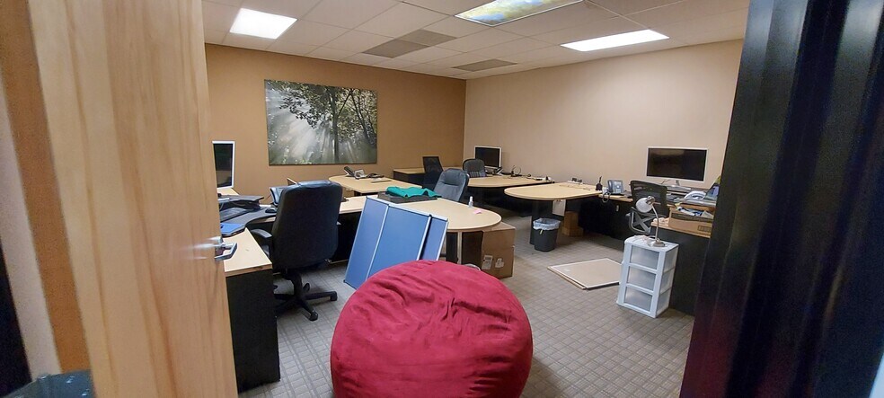 More Photos Of 7399 S Tucson Way, Centennial Flex For Lease
