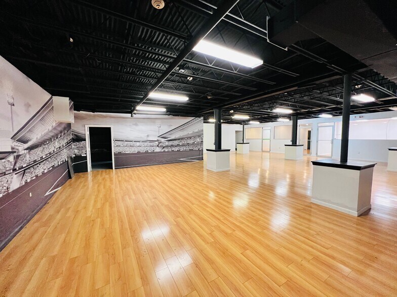 More Photos Of 183 S Broadway, Hicksville Office For Lease