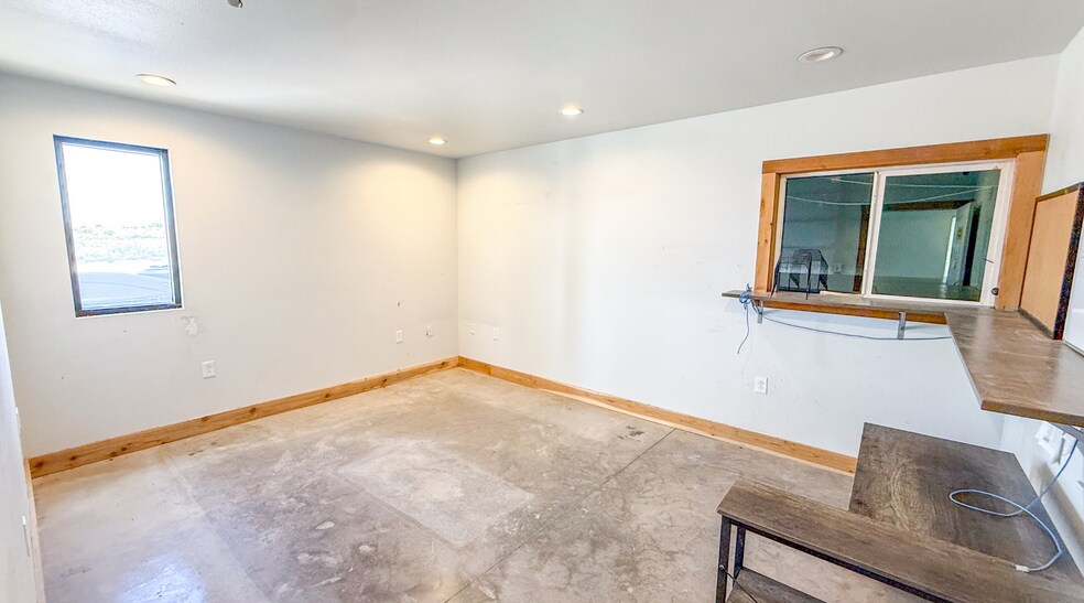 More Photos Of 1030 County 133 rd, Kermit Warehouse For Sale