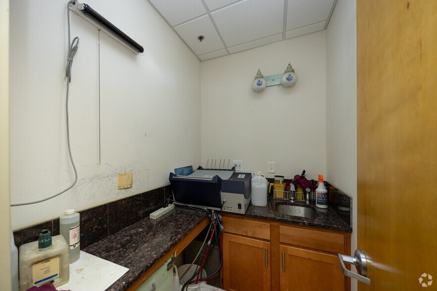 More Photos Of 5953 Buford Hwy NE, Doraville Storefront Retail Office For Sale