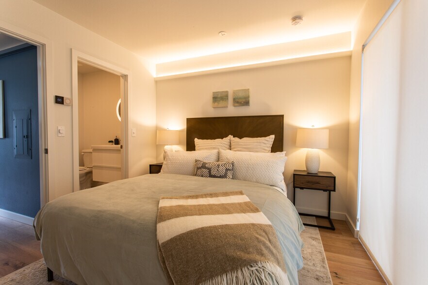 More Photos Of 5115 E Burnside St, Portland Apartments For Sale