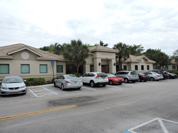 More Photos Of 17150 Royal Palm Blvd, Weston Medical For Lease