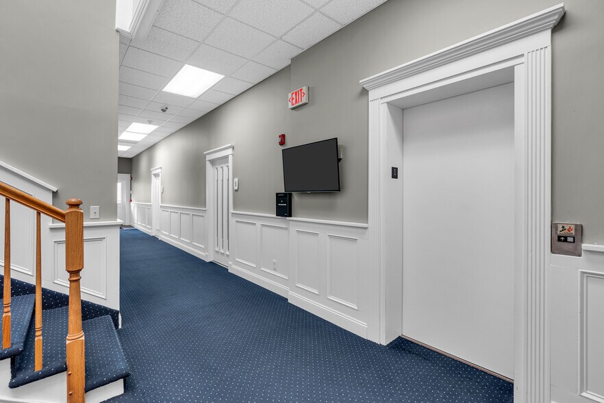 More Photos Of 309 Morris Ave, Spring Lake Office For Sale