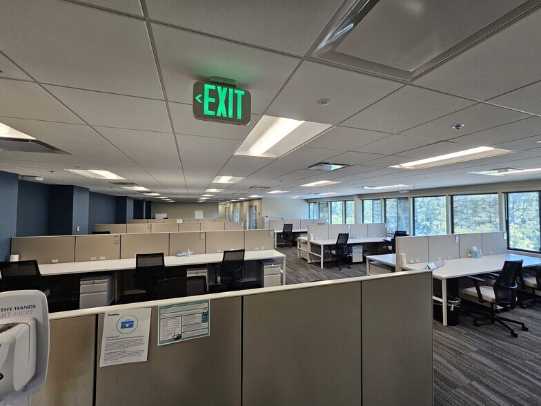 More Photos Of 70 Garden Ct, Monterey Medical For Lease