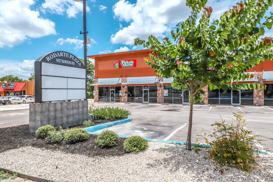 More Photos Of 1427 Bandera Rd, San Antonio Storefront For Lease