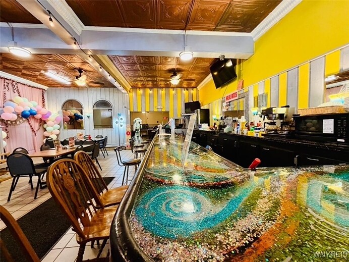More Photos Of 1701 Pine Ave, Niagara Falls Restaurant For Sale