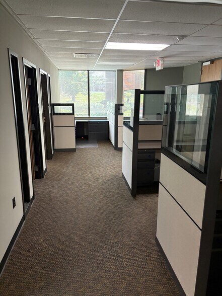 More Photos Of 10990 Quivira Rd, Overland Park Office For Lease