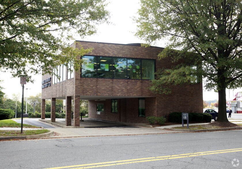 More Photos Of 155 N Paxton St, Alexandria Bank For Sale