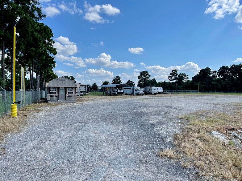 More Photos Of 20519 Rhodes Dr, Spring Land For Lease