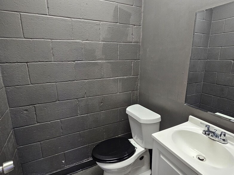 More Photos Of 2517-2549 Gresham Rd SE, Atlanta Unknown For Lease