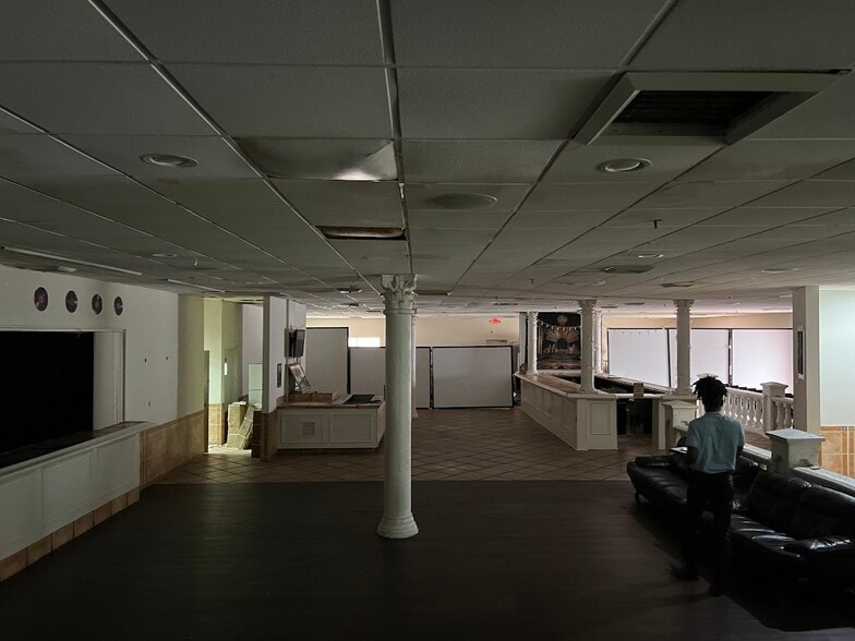 More Photos Of 16805 NW 12th Ave, Miami Hotel For Sale