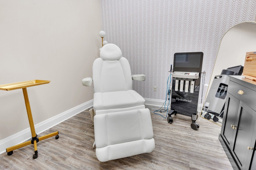 More Photos Of 111 Sunset Ave, Asheboro Office Residential For Sale