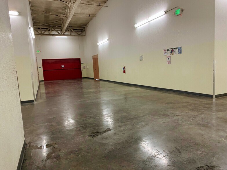 More Photos Of 1661 Tennessee St, San Francisco Light Distribution For Lease