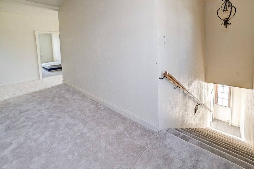 More Photos Of 411 S Kaufman St, Newton Lodge Meeting Hall For Sale