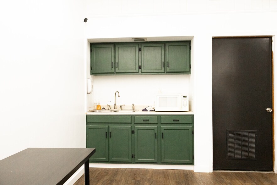 More Photos Of 630 E Main St, Vernal Storefront Retail Office For Lease