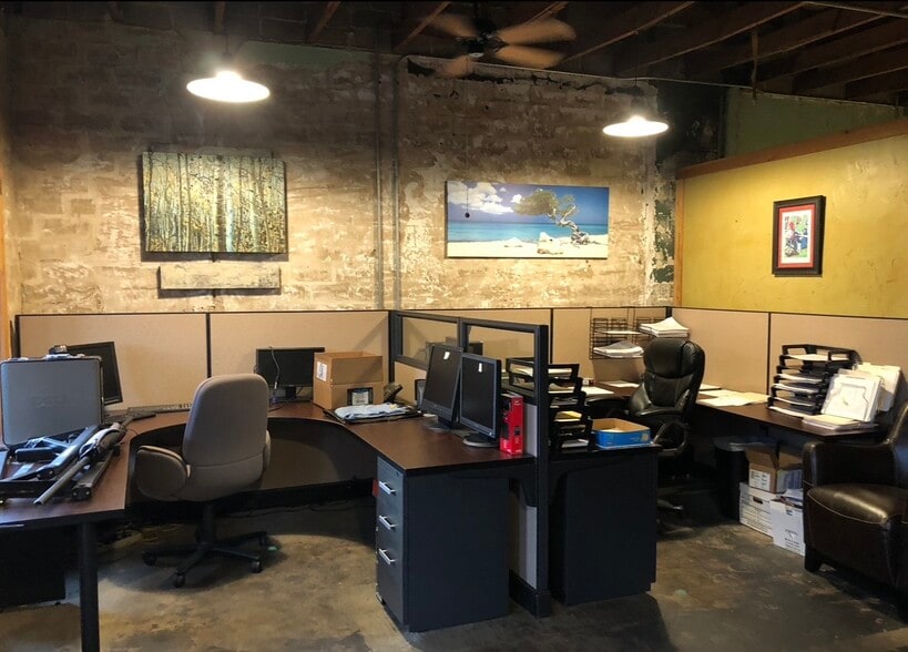 More Photos Of 4417 Belmont Ave, Dallas Flex For Sale