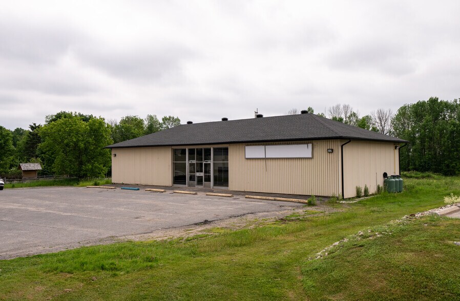 More Photos Of 77 Bedford St, Westport Freestanding For Sale