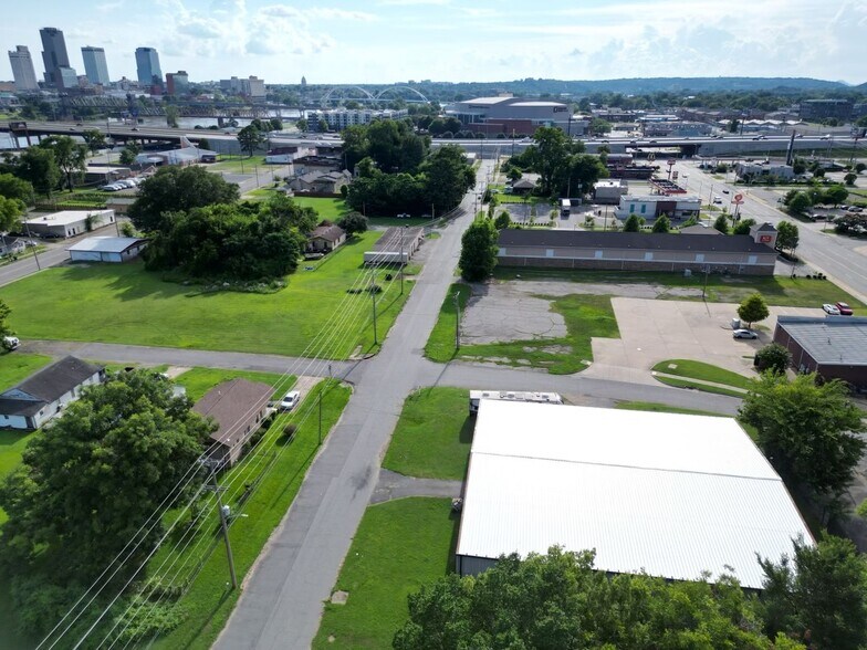 More Photos Of 200 N Cedar St, North Little Rock Warehouse For Lease