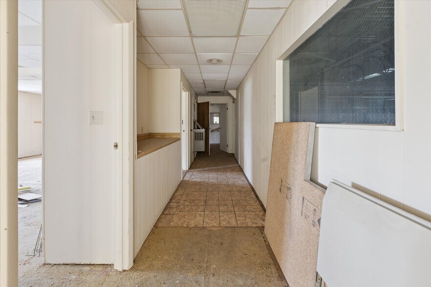 More Photos Of 211 Lee St, Saginaw Manufacturing For Sale