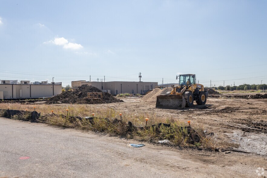 More Photos Of 3601 Davis Ln, Austin Freestanding For Lease