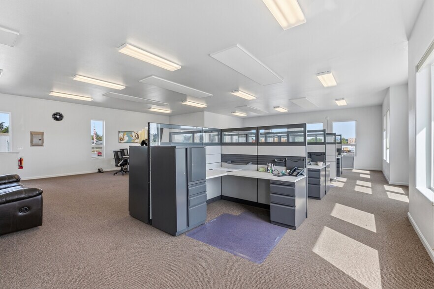 More Photos Of 1202 Commercial Ave, Anacortes Office For Sale