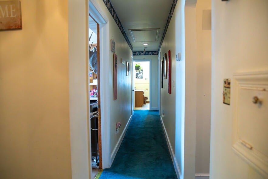 More Photos Of 719 S DuPont Blvd, Milford Flex For Sale