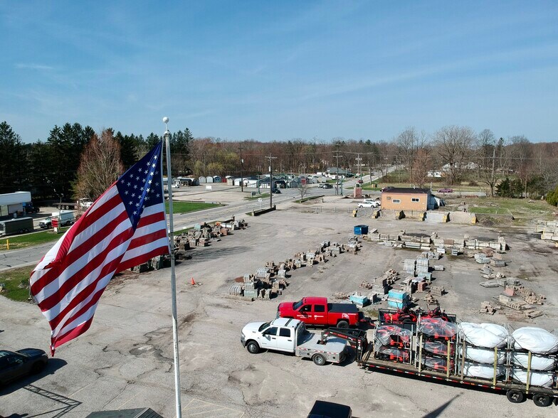 More Photos Of 8265 Euclid Chardon Rd, Kirtland Garden Center For Sale