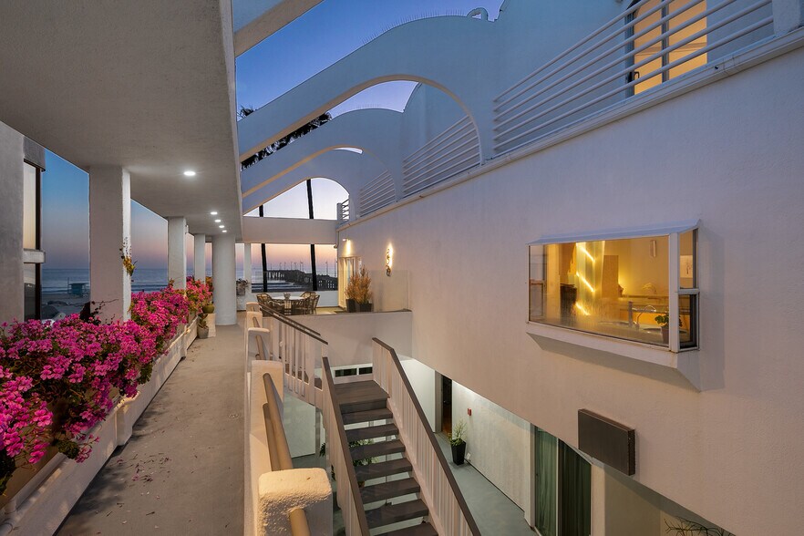 More Photos Of 3111 Ocean Front Walk, Marina Del Rey Apartments For Sale