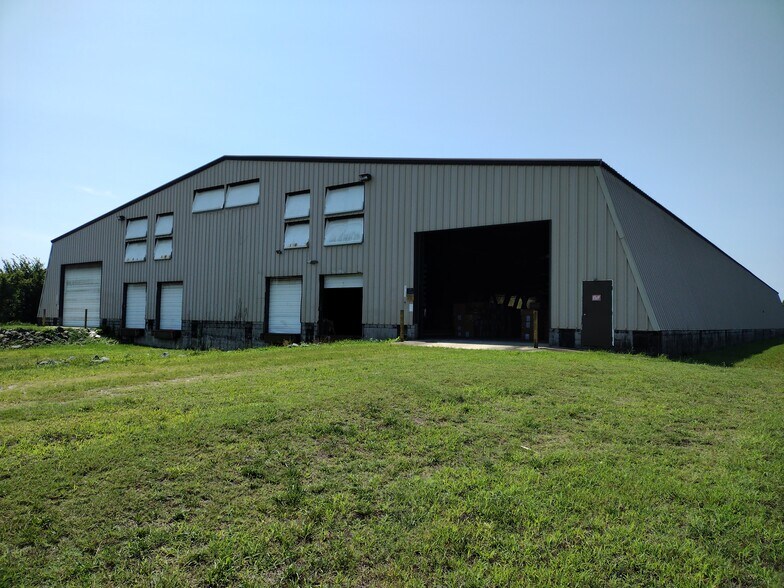 More Photos Of 202 Industrial Dr, Emporia Warehouse For Sale