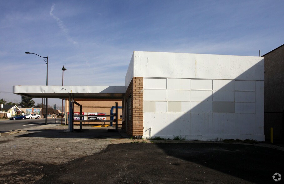 More Photos Of 125 E 6th St, Beaumont Auto Repair For Sale