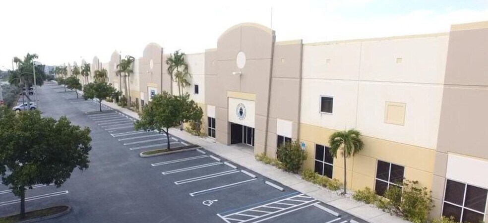 More Photos Of 10811-11199 NW 122nd St, Medley Warehouse For Lease