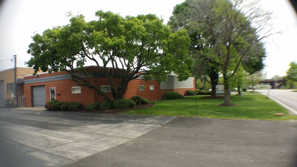 More Photos Of 3750 Industrial Ave, Rolling Meadows Warehouse For Sale