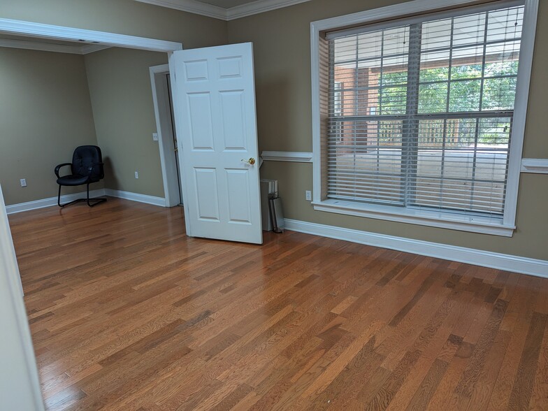 More Photos Of 2104 Delta Way, Tallahassee Office For Sale