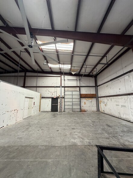 More Photos Of 200 Varnfield Dr, Summerville Warehouse For Lease