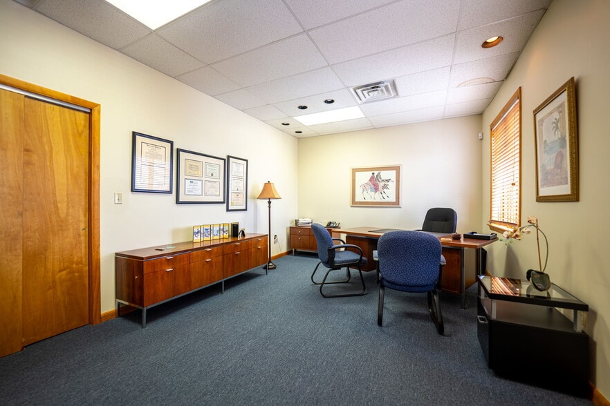 More Photos Of 3519 Bigelow Blvd, Pittsburgh Office For Sale