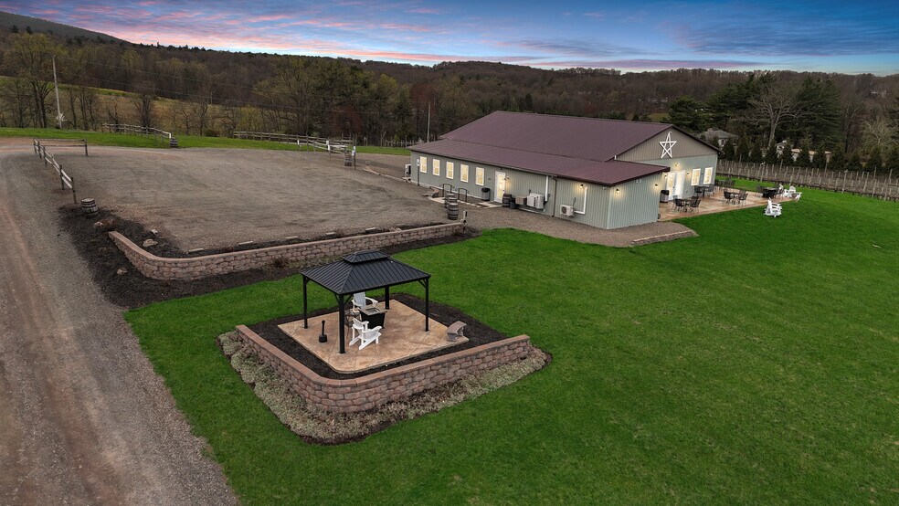 More Photos Of 596 Harman Rd, Halifax Winery Vineyard For Sale