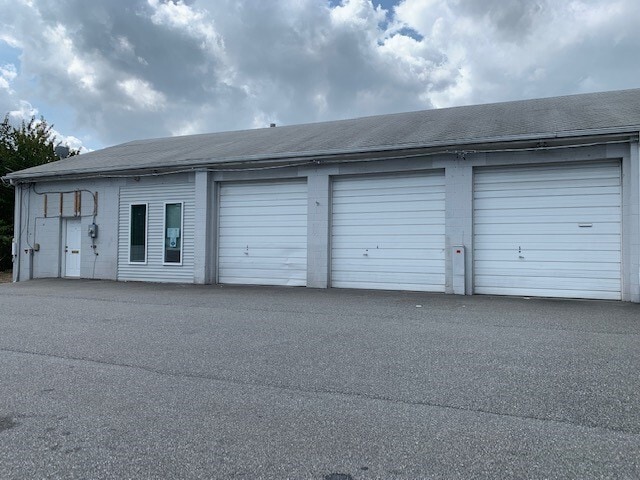 More Photos Of 35 Salem Church Rd, Newark Warehouse For Lease
