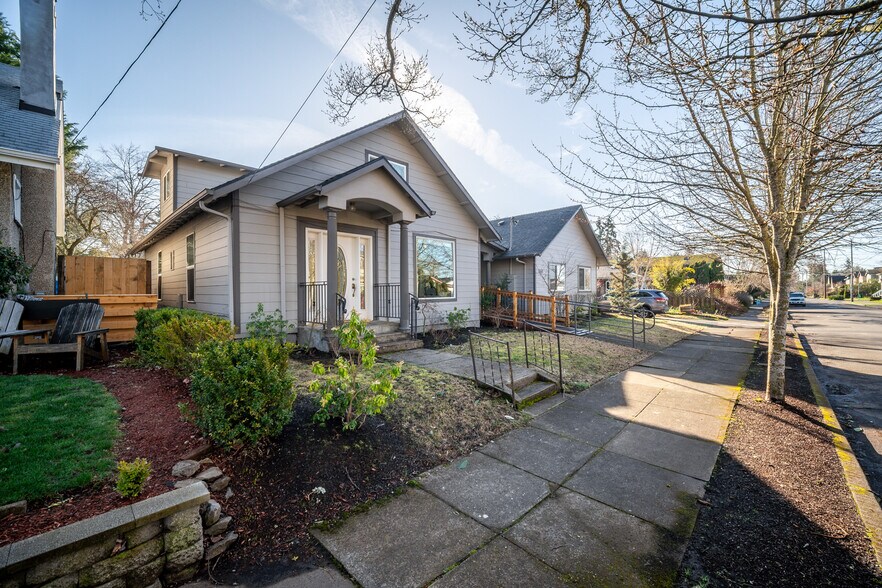 More Photos Of 3552 SE 65th Ave, Portland Skilled Nursing Facility For Sale