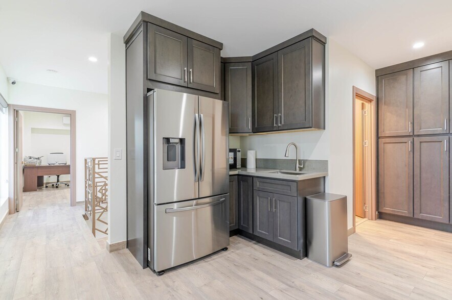 More Photos Of 11635-11637 Tuxford St, Sun Valley Warehouse For Sale