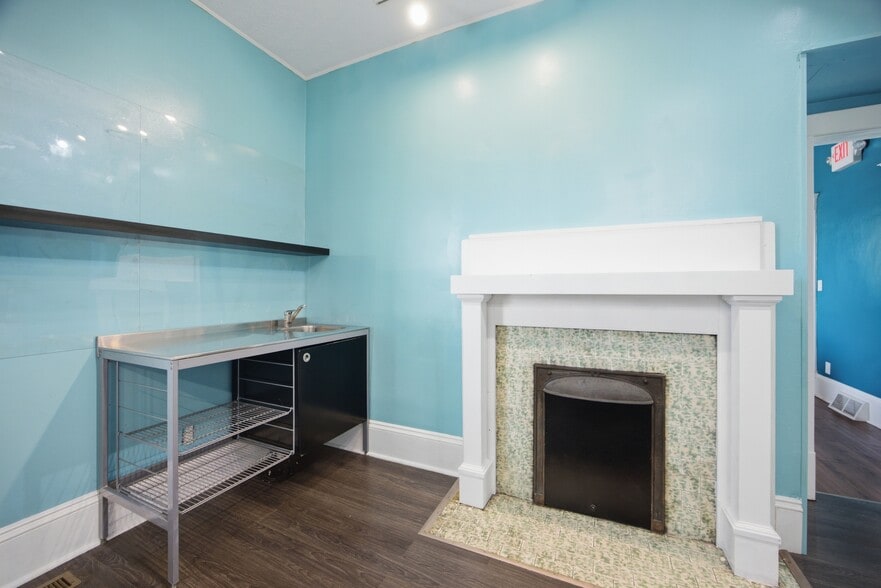More Photos Of 229 E Main St, Bridgeport Loft Creative Space For Sale