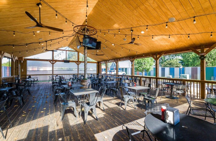 More Photos Of 403 N Main St, Bridgewater Restaurant For Sale