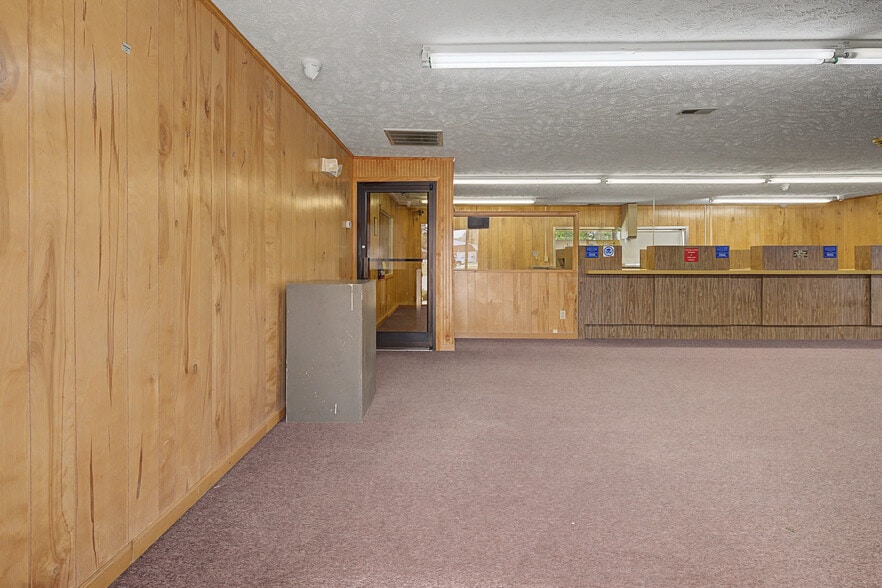 More Photos Of 219 N Main St, Spring Lake Bank For Sale