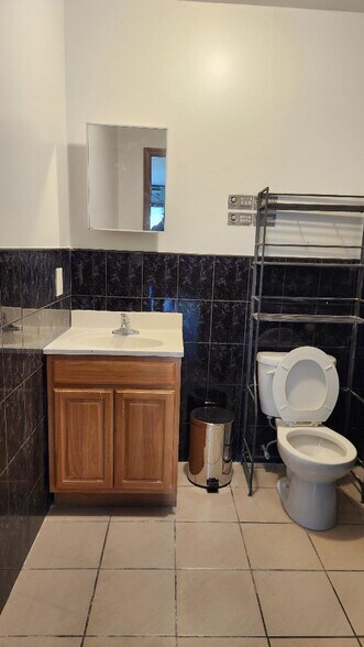 More Photos Of 4365 Bowne St, Flushing Office Residential For Lease
