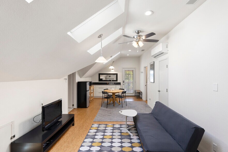 More Photos Of 9930 Calvine Rd, Sacramento Apartments For Sale