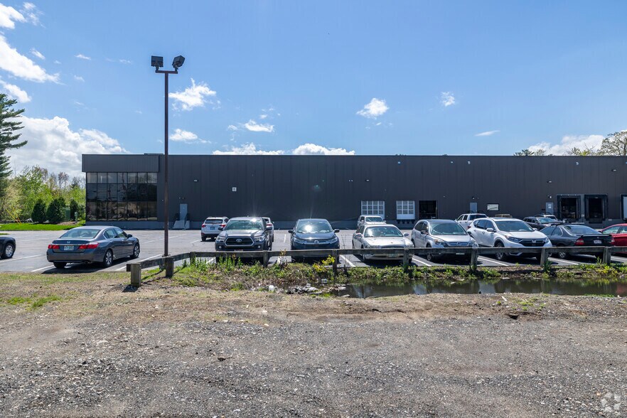 More Photos Of 23 Dumaine Ave, Nashua Manufacturing For Lease