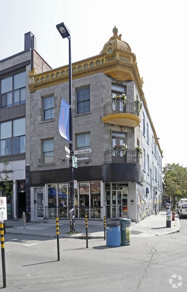 More Photos Of 1302 Av du Mont-Royal E, Montréal Storefront Retail Residential For Lease